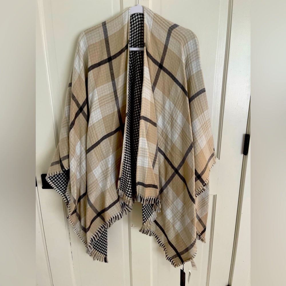 NWT Banana Republic reversible poncho